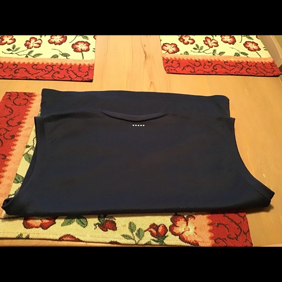 NIKE YOUTH XL 16-18 DRY FIT SLEEVE,ESS TOP EUC - Picture 2 of 2